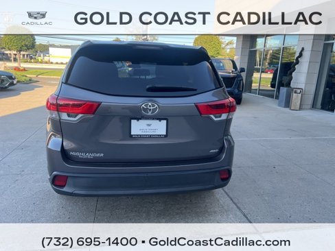 Used 2019 Toyota Highlander LE image 3