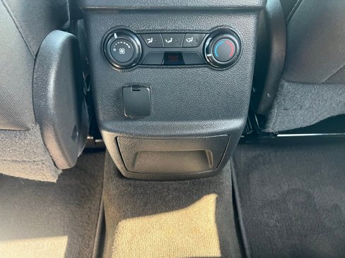Used 2013 Ford Explorer XLT image 24
