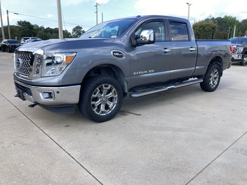 Used 2018 Nissan Titan SL w/ Chrome Package image 1