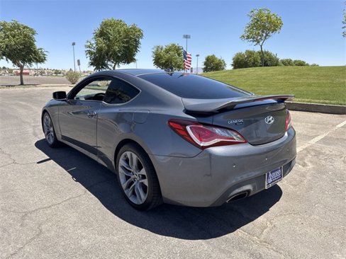Used 2016 Hyundai Genesis Coupe 3.8 image 7