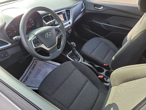 Certified 2022 Hyundai Accent SE w/ Cargo Package image 3