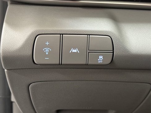 Used 2023 Hyundai Elantra SEL image 35