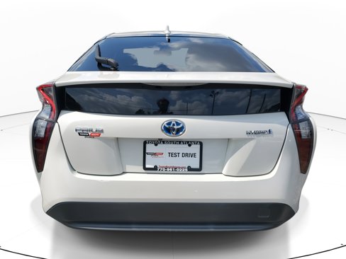 Used 2016 Toyota Prius Four image 5