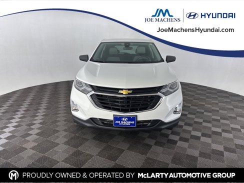 Used 2020 Chevrolet Equinox LS w/ LS Convenience Package image 2