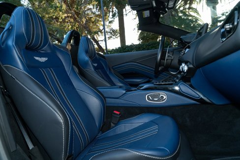 Used 2023 Aston Martin V8 Vantage Roadster image 22