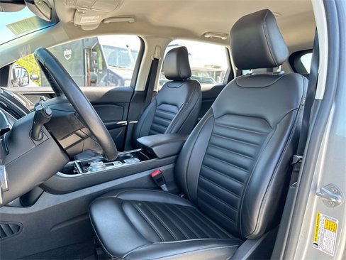Used 2020 Ford Edge SEL image 11