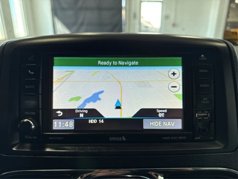 Used 2014 Chrysler Town & Country S image 27