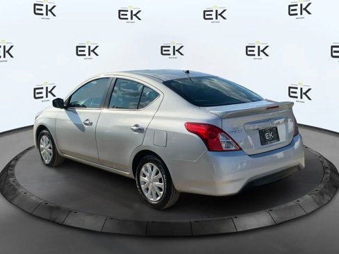 Used 2019 Nissan Versa SV image 5
