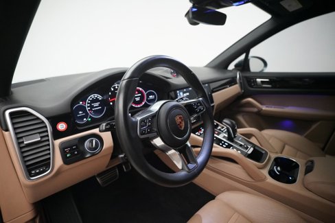 Used 2019 Porsche Cayenne S image 4