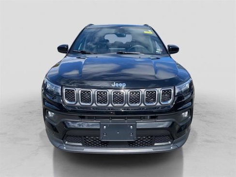 Used 2023 Jeep Compass Latitude w/ Convenience Group image 10