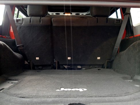 Used 2015 Jeep Wrangler Unlimited Sport image 9