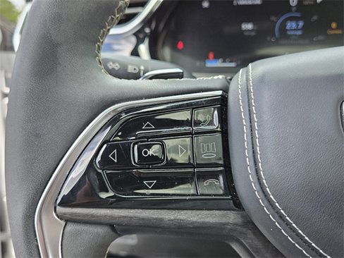 Used 2023 Jeep Grand Cherokee Overland image 30