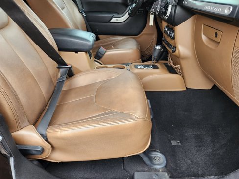 Used 2013 Jeep Wrangler Unlimited Sahara w/ Connectivity Group image 12