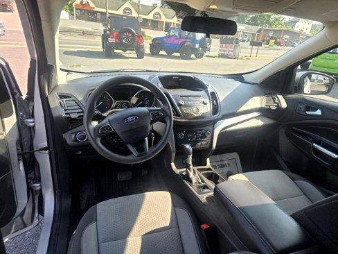 Used 2017 Ford Escape SE image 42