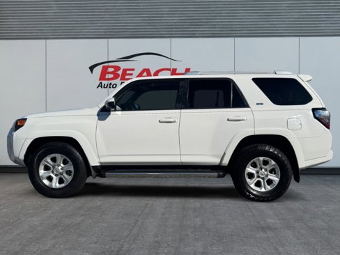 Used 2014 Toyota 4Runner 2WD image 2