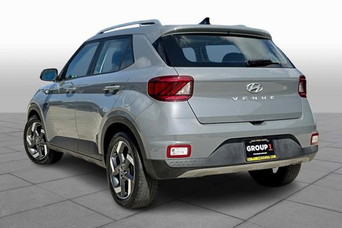Used 2021 Hyundai Venue SEL w/ Premium Package image 11
