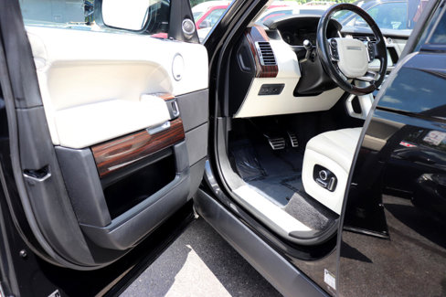 Used 2017 Land Rover Range Rover Supercharged image 10