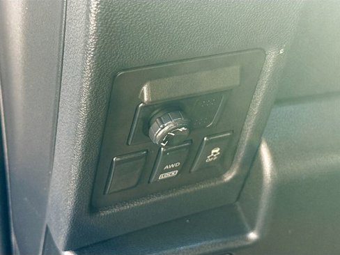 Used 2011 Nissan Rogue SV w/ Premium Pkg image 11