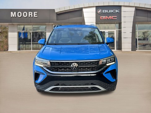 Used 2024 Volkswagen Taos SE image 2