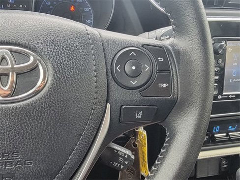 Used 2017 Toyota Corolla iM image 32