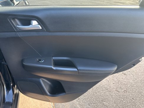 Used 2018 Kia Sportage LX image 18