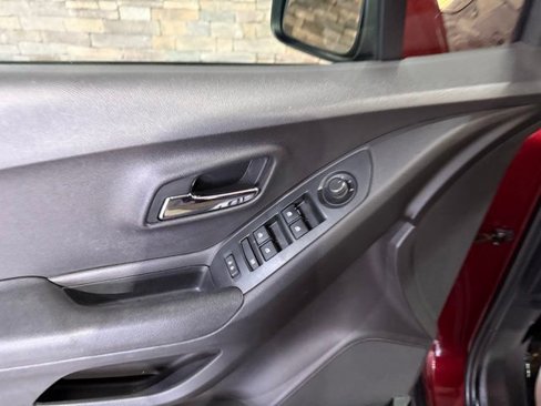 Used 2017 Chevrolet Trax LT image 9