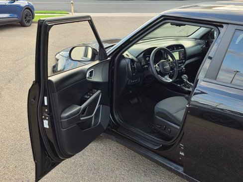 Used 2023 Kia Soul S image 36