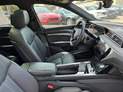 Used 2022 Audi e-tron S Premium Plus w/ 21" Black Optic Package image 25