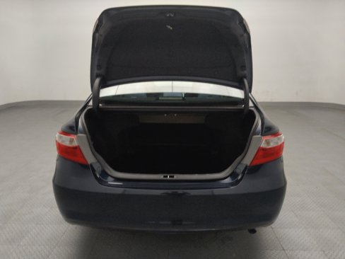 Used 2016 Toyota Camry LE image 29