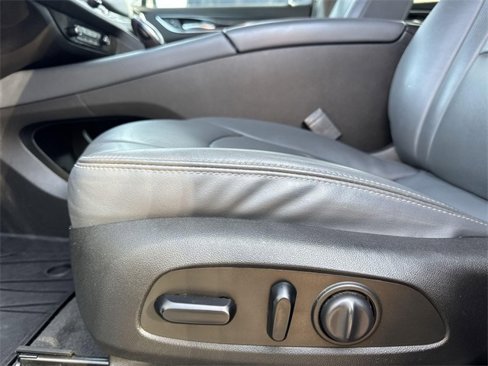 Used 2021 Buick Enclave Essence w/ Sport Touring Edition image 13