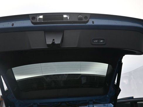 New 2025 Volvo XC40 B5 Core image 34