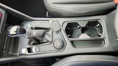 Used 2023 Volkswagen Tiguan SE R-Line image 38