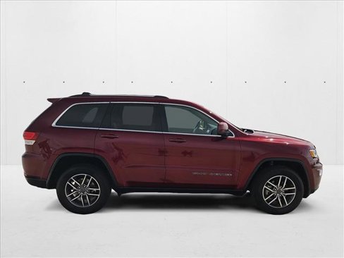 Used 2020 Jeep Grand Cherokee Laredo w/ Security & Convenience Group image 4