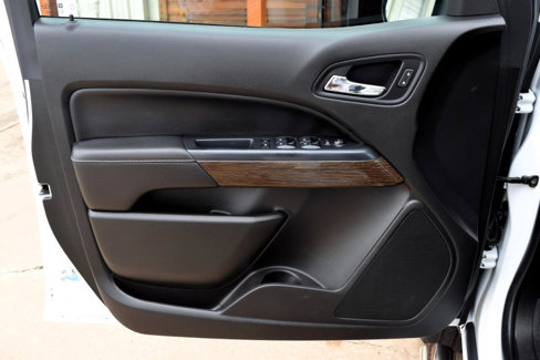 Used 2018 GMC Canyon Denali image 9
