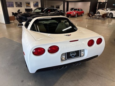 Used 2002 Chevrolet Corvette Coupe image 10