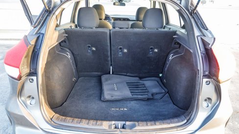 Used 2021 Nissan Kicks S image 26
