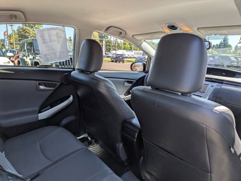 Used 2014 Toyota Prius Five image 31
