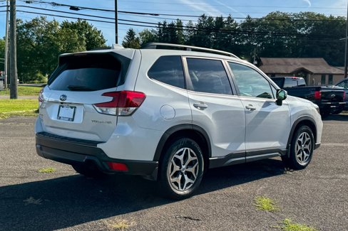 Used 2021 Subaru Forester Premium image 3