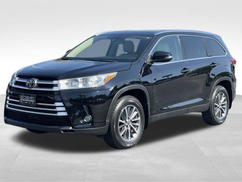 Used 2019 Toyota Highlander XLE w/ Phone Cable & Charge Package image 24