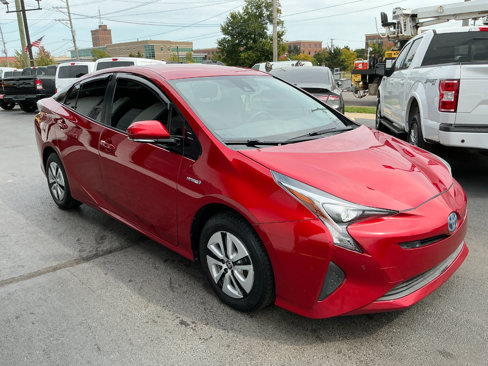 Used 2017 Toyota Prius image 3