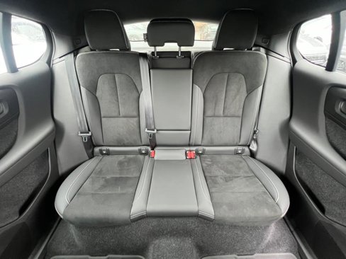 Used 2023 Volvo C40 P8 Recharge Ultimate image 36