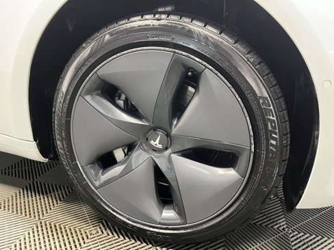 Used 2018 Tesla Model 3 Long Range image 3