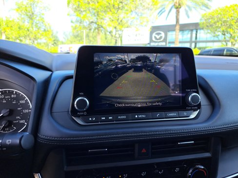 Used 2023 Nissan Rogue S image 14