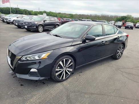 Used 2021 Nissan Altima 2.5 SR image 1