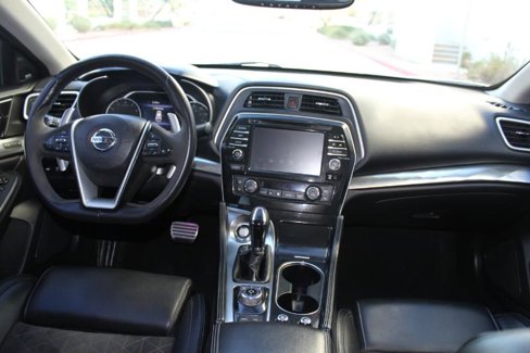 Used 2018 Nissan Maxima SR w/ Midnight Edition image 17
