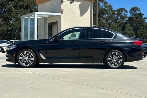Used 2019 BMW 530i w/ Premium Package image 2