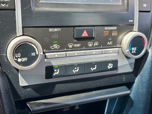 Used 2014 Toyota Camry L image 28