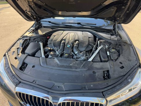 Used 2018 BMW 750Li xDrive image 29