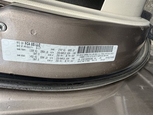 Used 2017 Chrysler Pacifica Touring-L w/ Tire & Wheel Group image 21