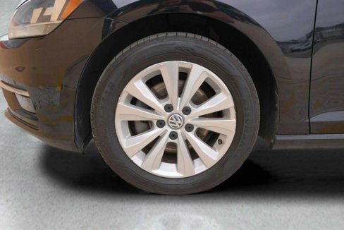 Used 2018 Volkswagen Golf SE image 31